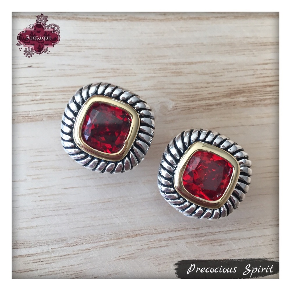 Two-tone red gem square Cable twist stud earrings